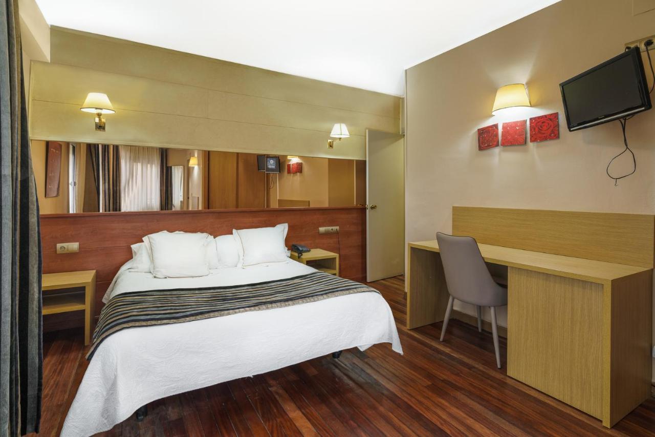 Hotel Regio Torrelavega Zewnętrze zdjęcie