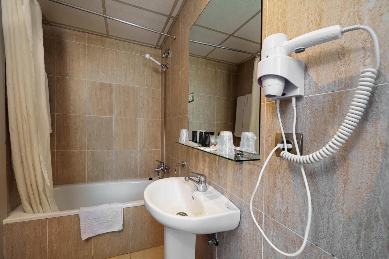 Hotel Regio Torrelavega Zewnętrze zdjęcie