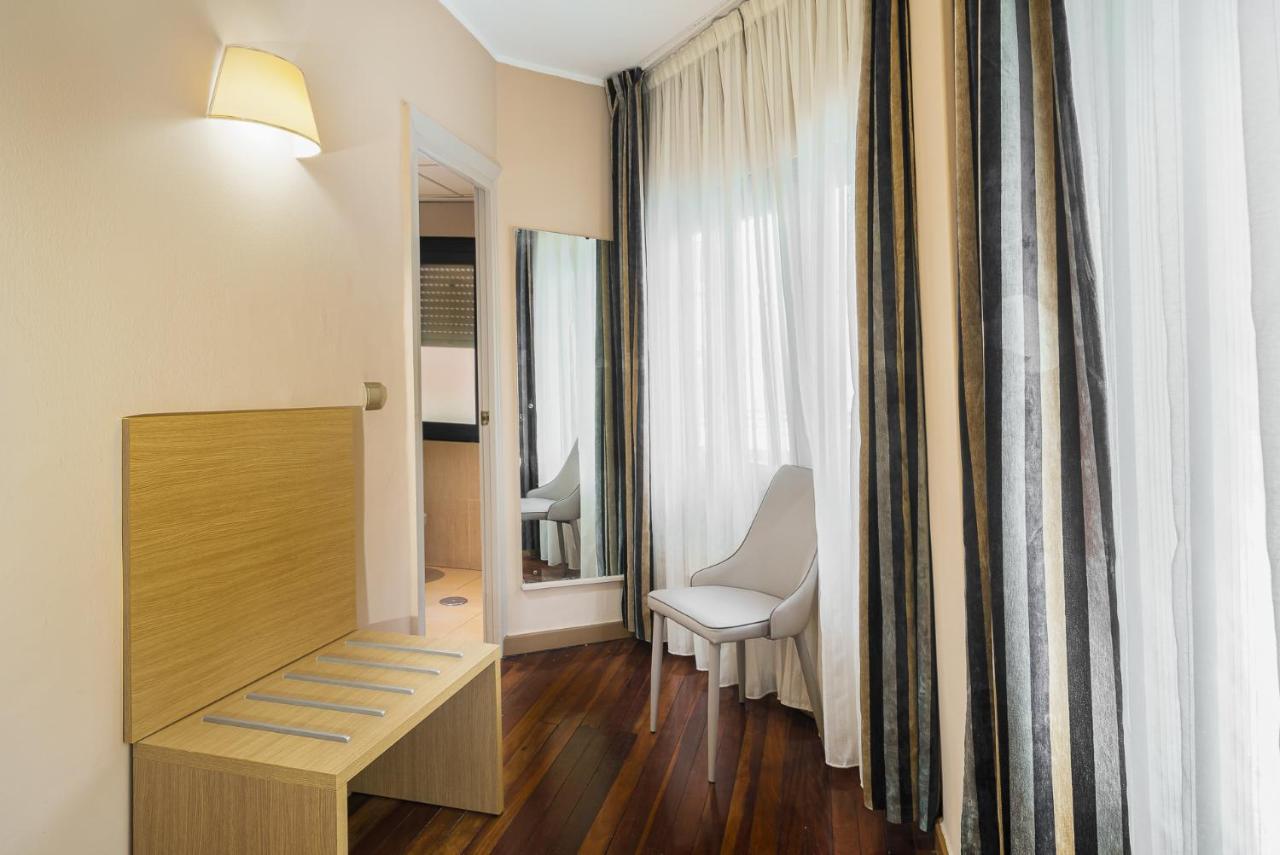 Hotel Regio Torrelavega Zewnętrze zdjęcie