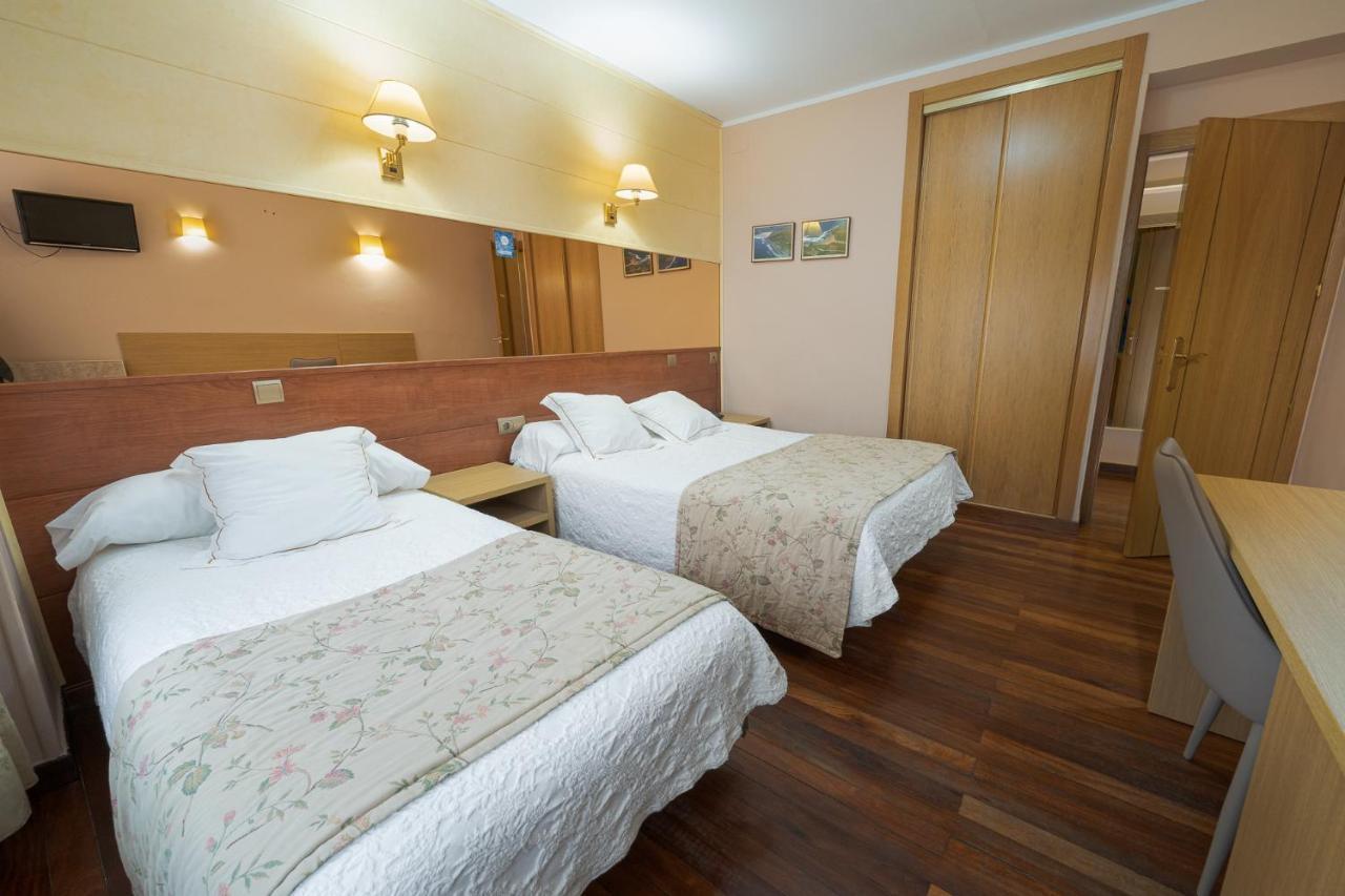 Hotel Regio Torrelavega Zewnętrze zdjęcie