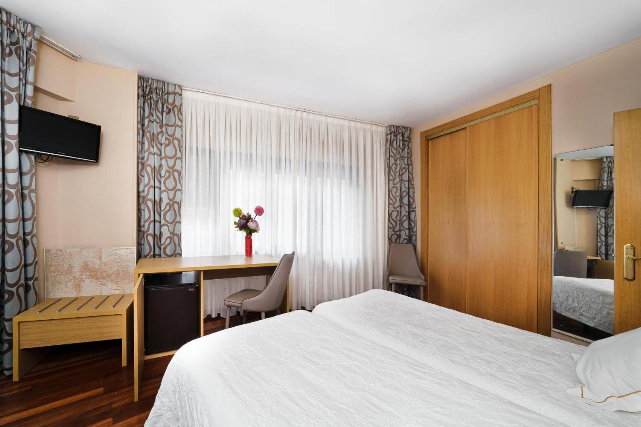 Hotel Regio Torrelavega Zewnętrze zdjęcie