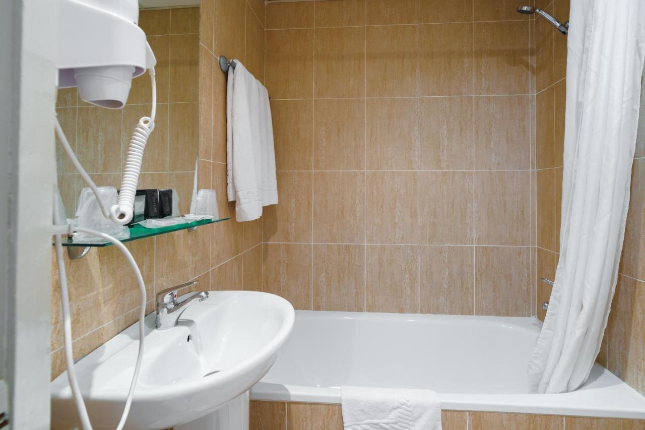 Hotel Regio Torrelavega Zewnętrze zdjęcie