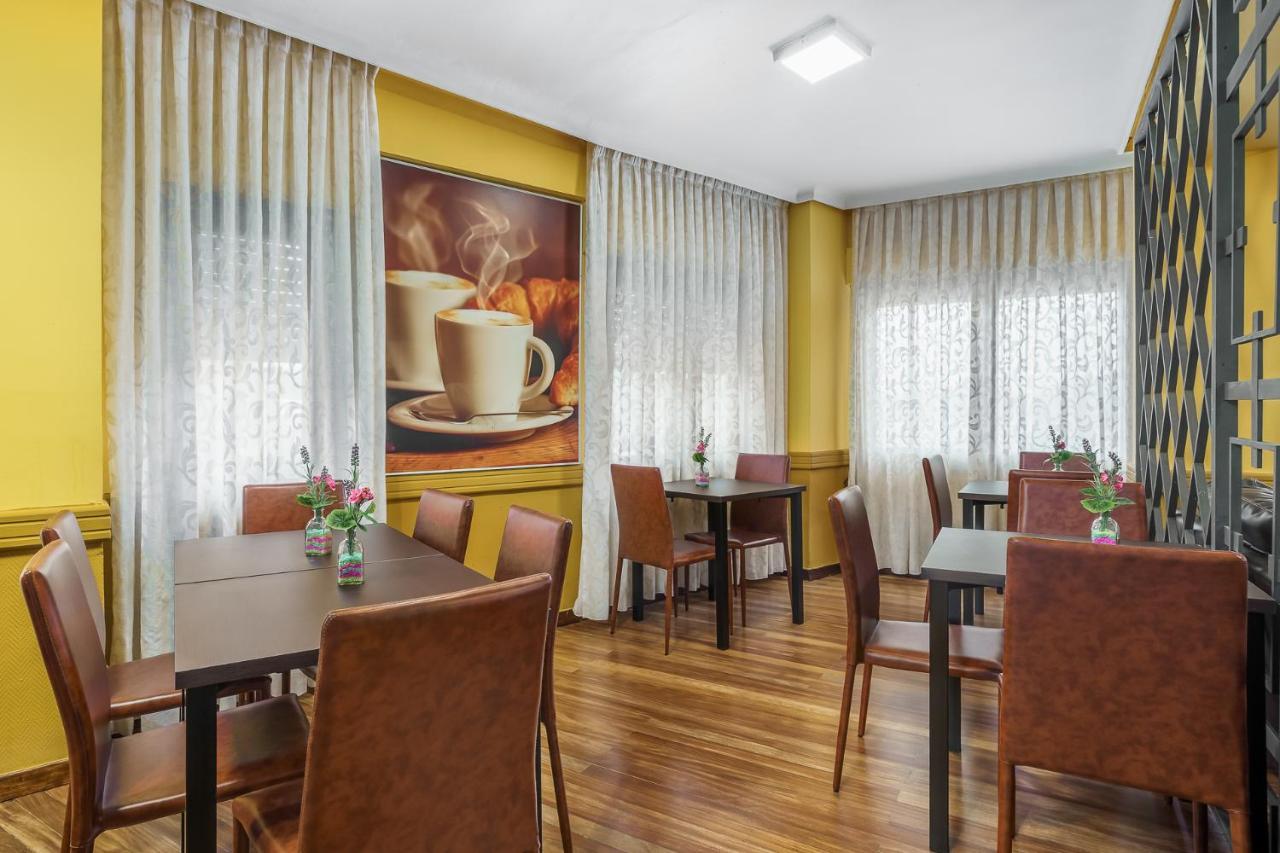 Hotel Regio Torrelavega Zewnętrze zdjęcie