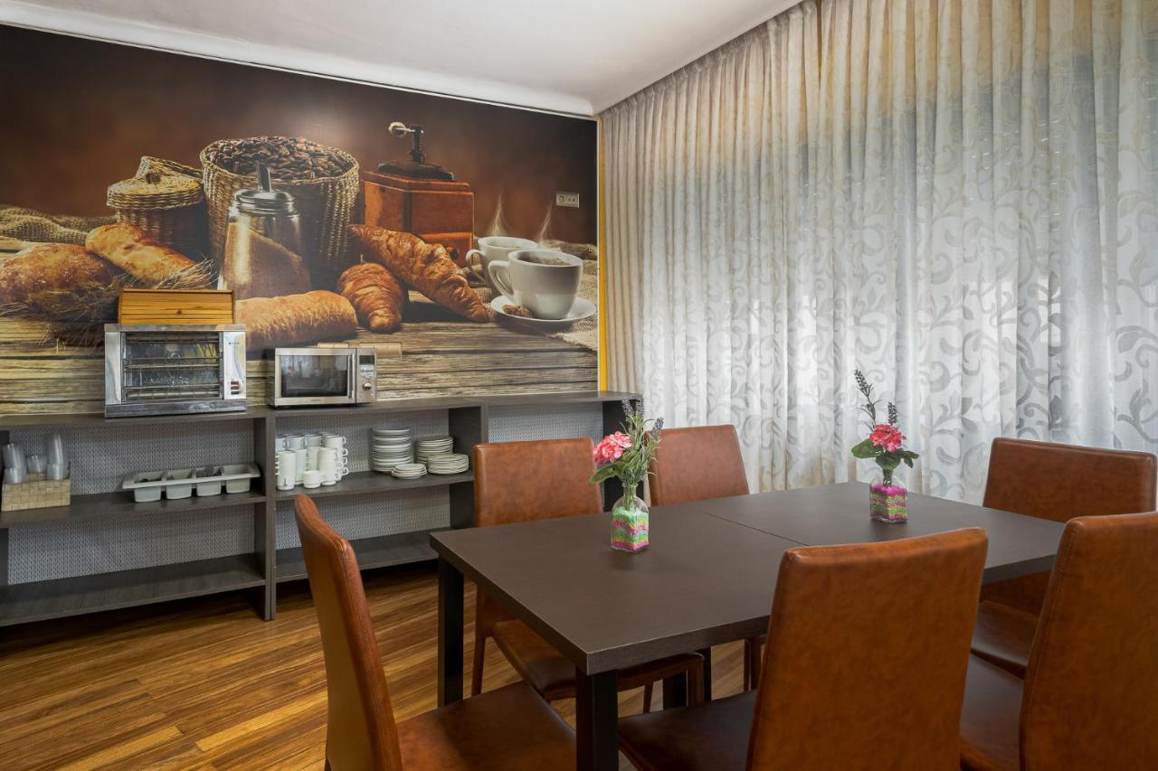 Hotel Regio Torrelavega Zewnętrze zdjęcie