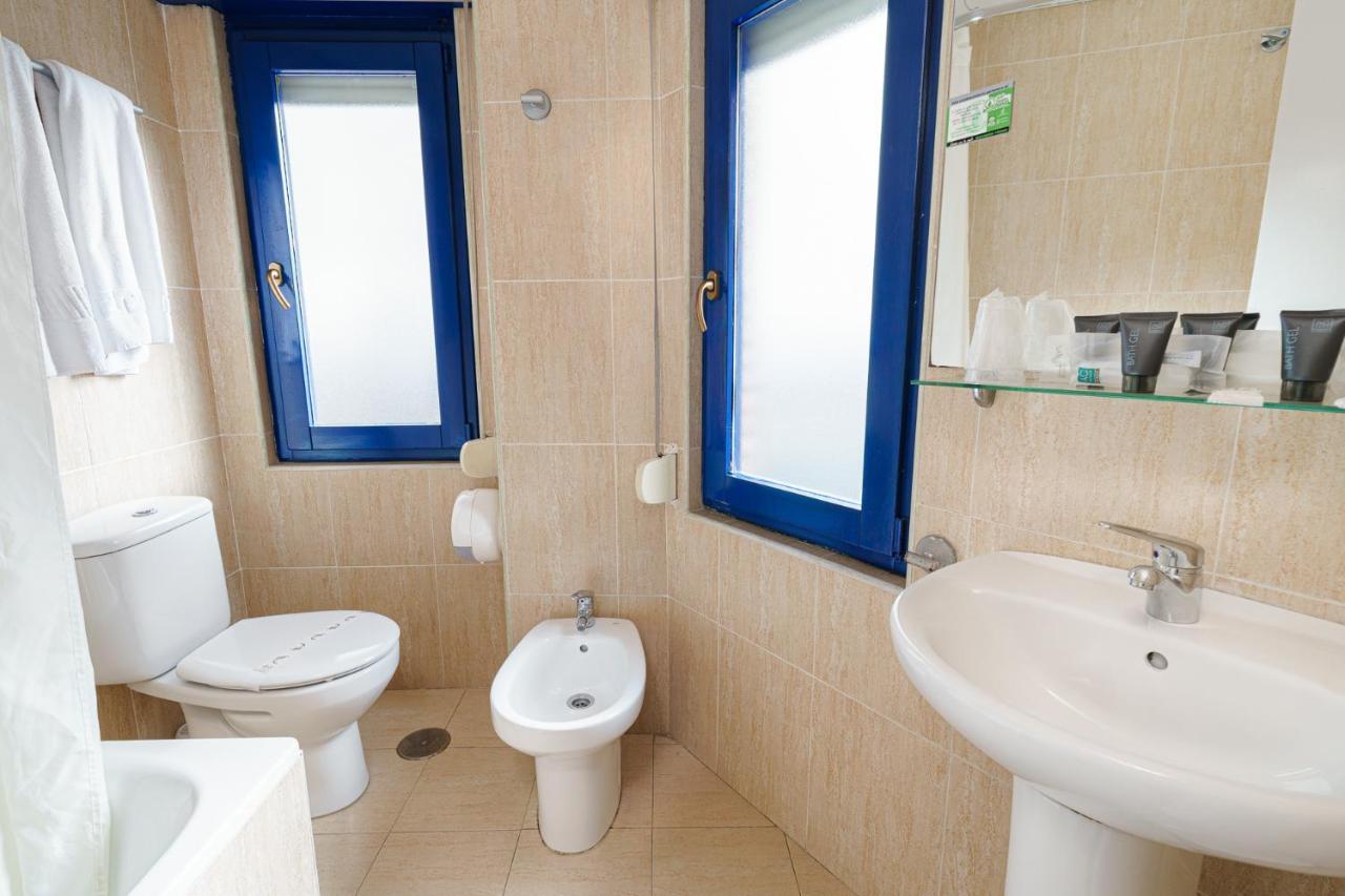 Hotel Regio Torrelavega Zewnętrze zdjęcie