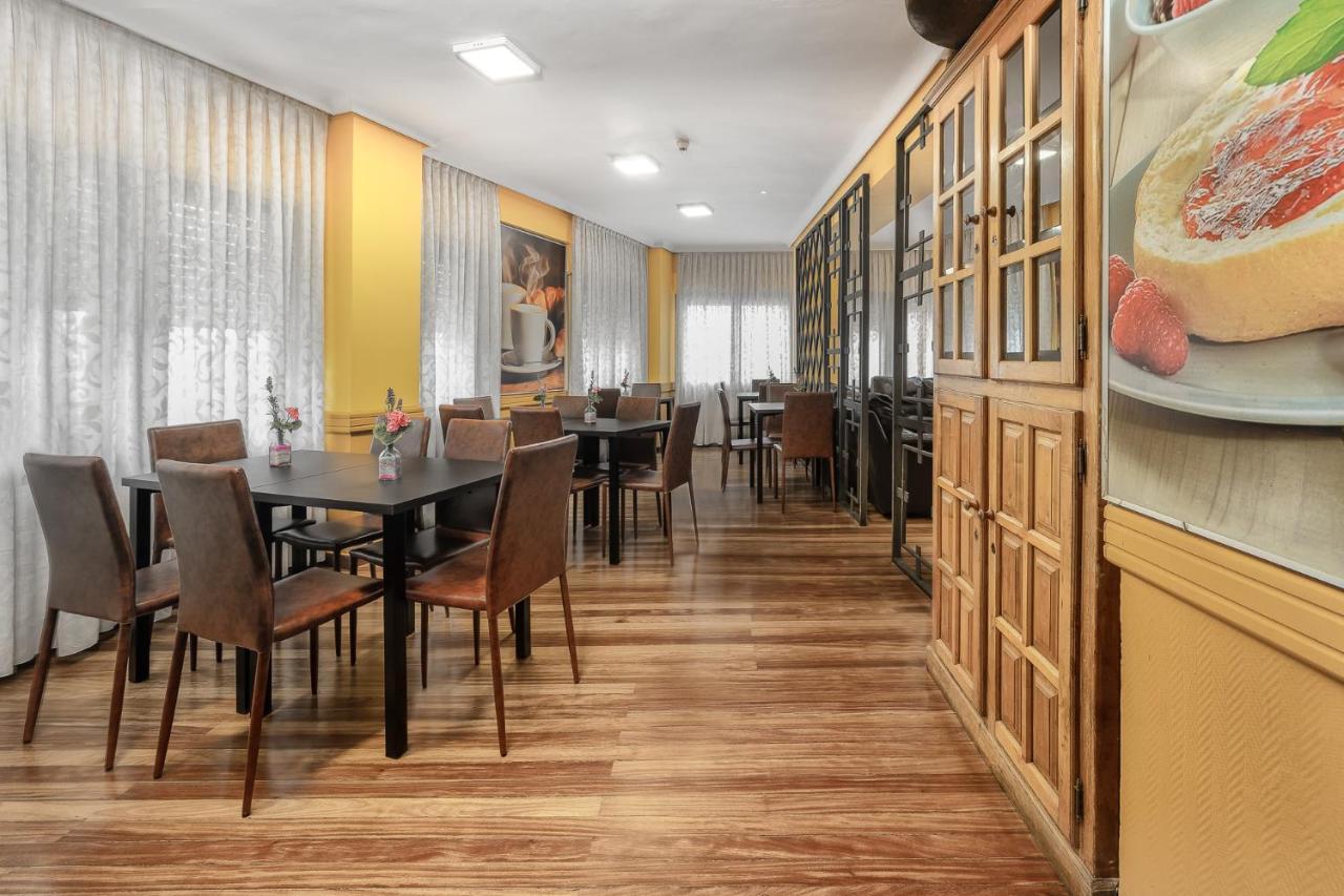 Hotel Regio Torrelavega Zewnętrze zdjęcie