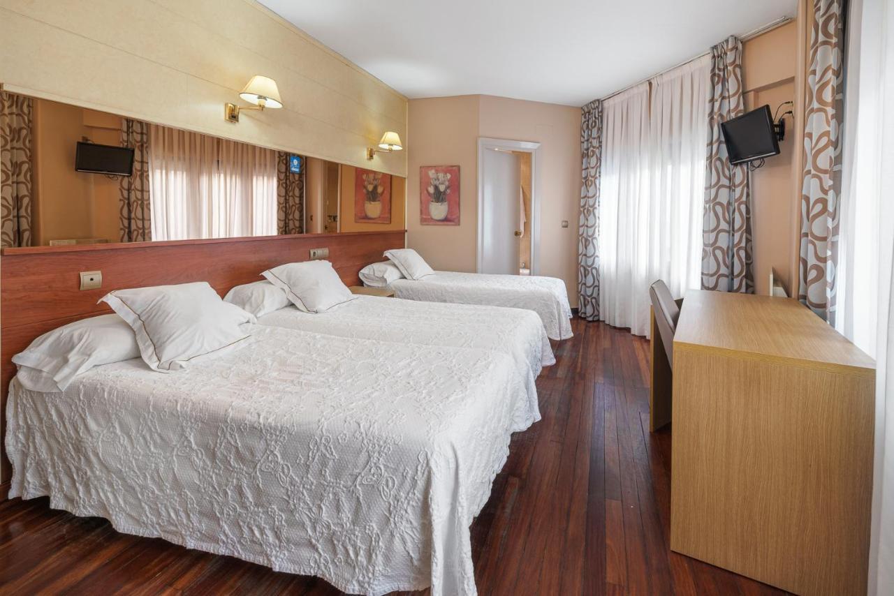 Hotel Regio Torrelavega Zewnętrze zdjęcie