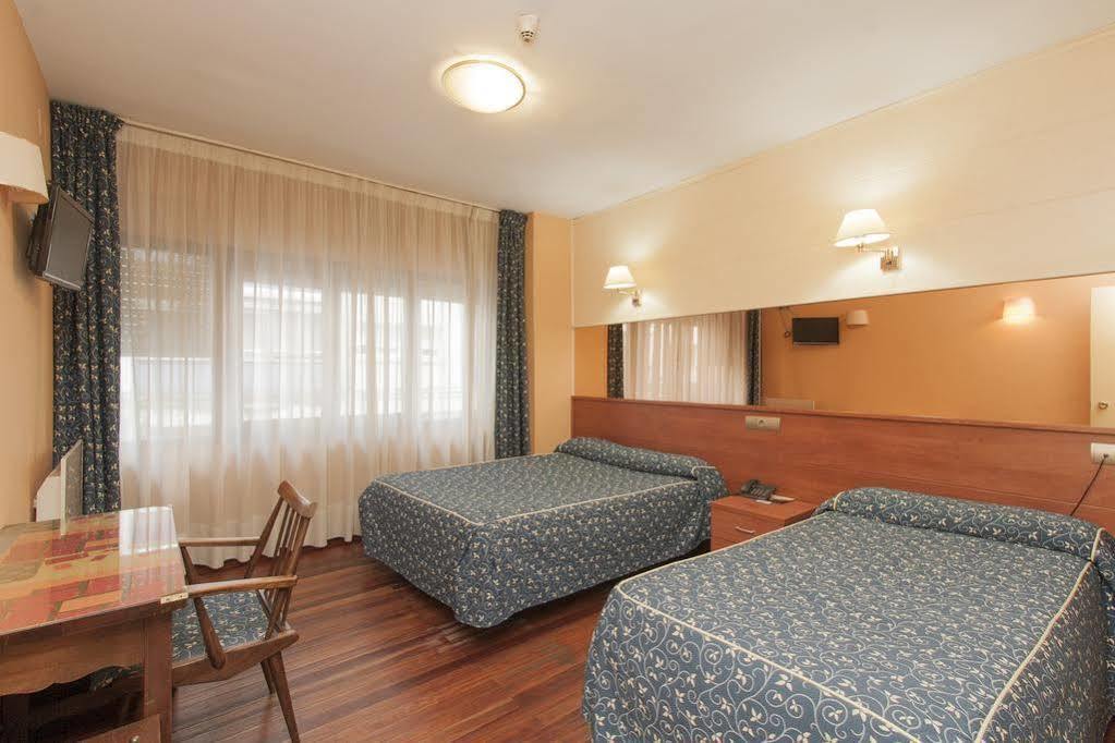 Hotel Regio Torrelavega Zewnętrze zdjęcie